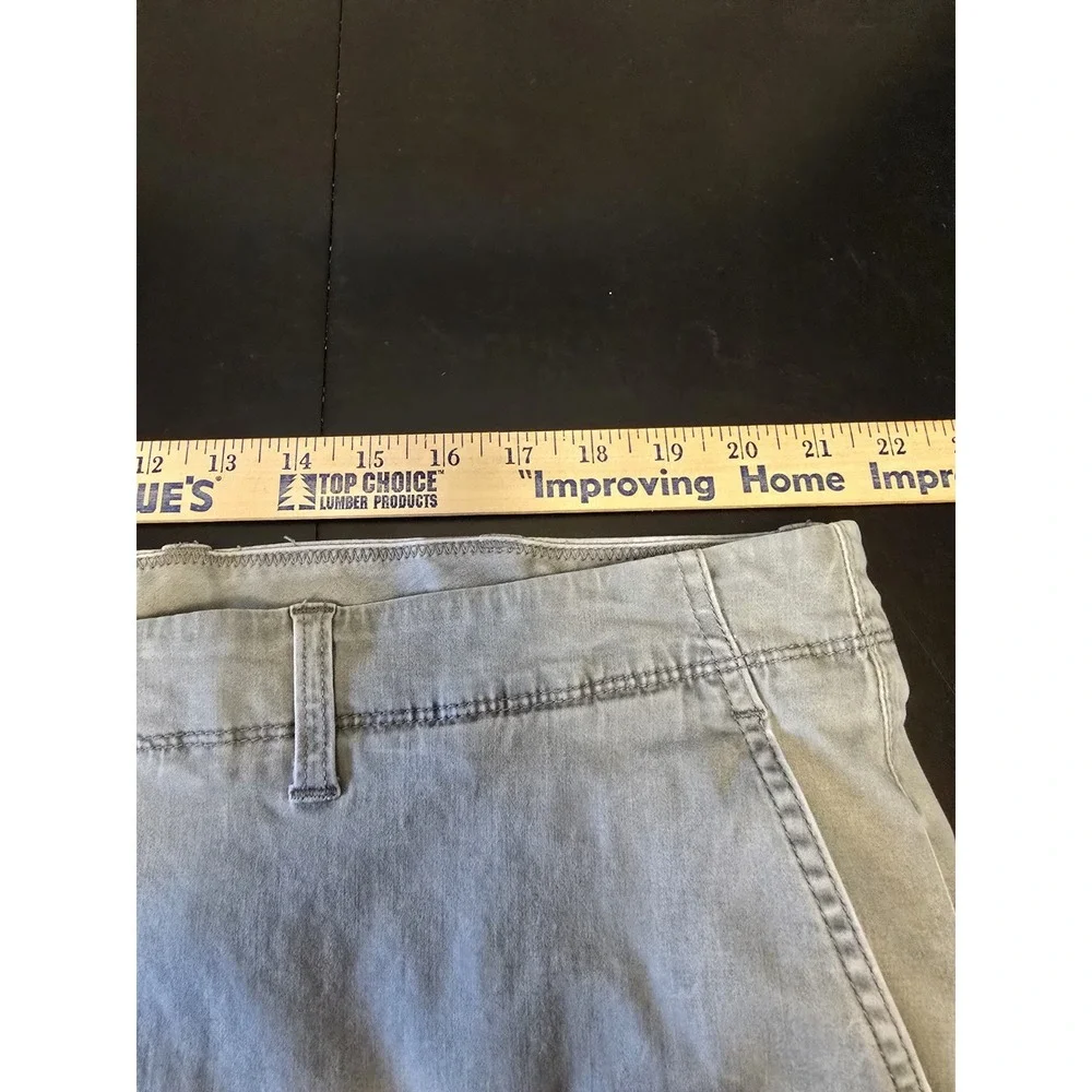 Tommy Bahama Boracay Shorts Men's 42LG Gray Chino Cotton Tencel Stretch Shark‎